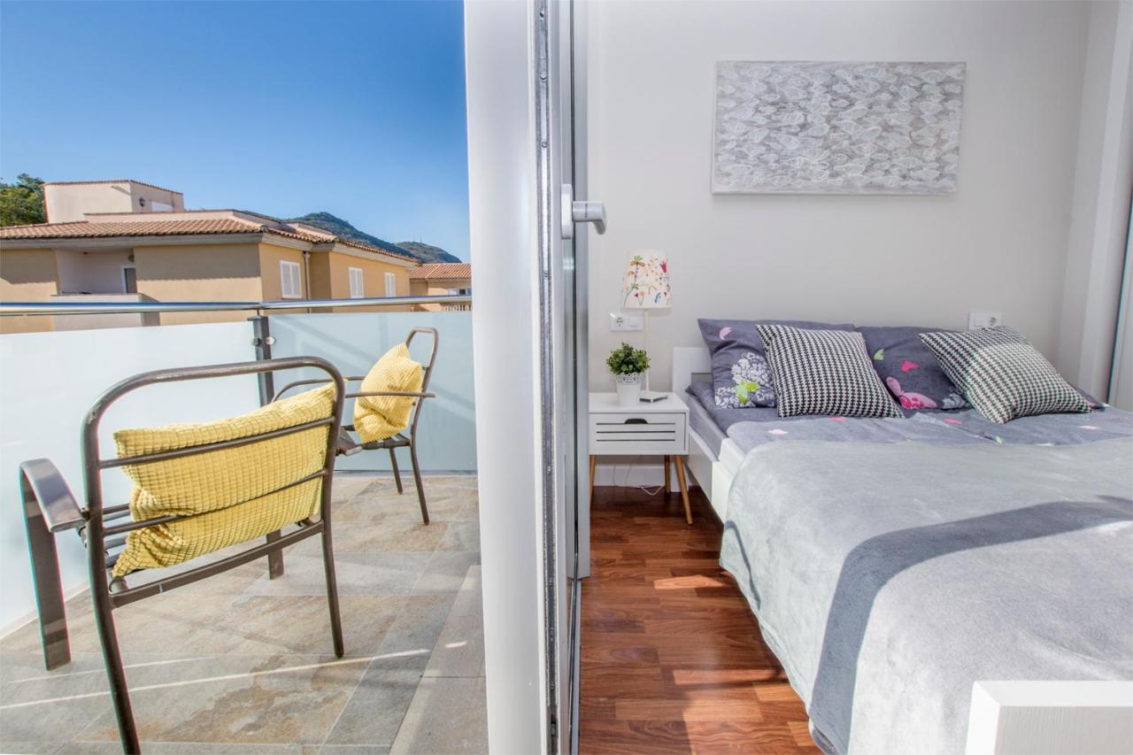 Holiday home Acacias
